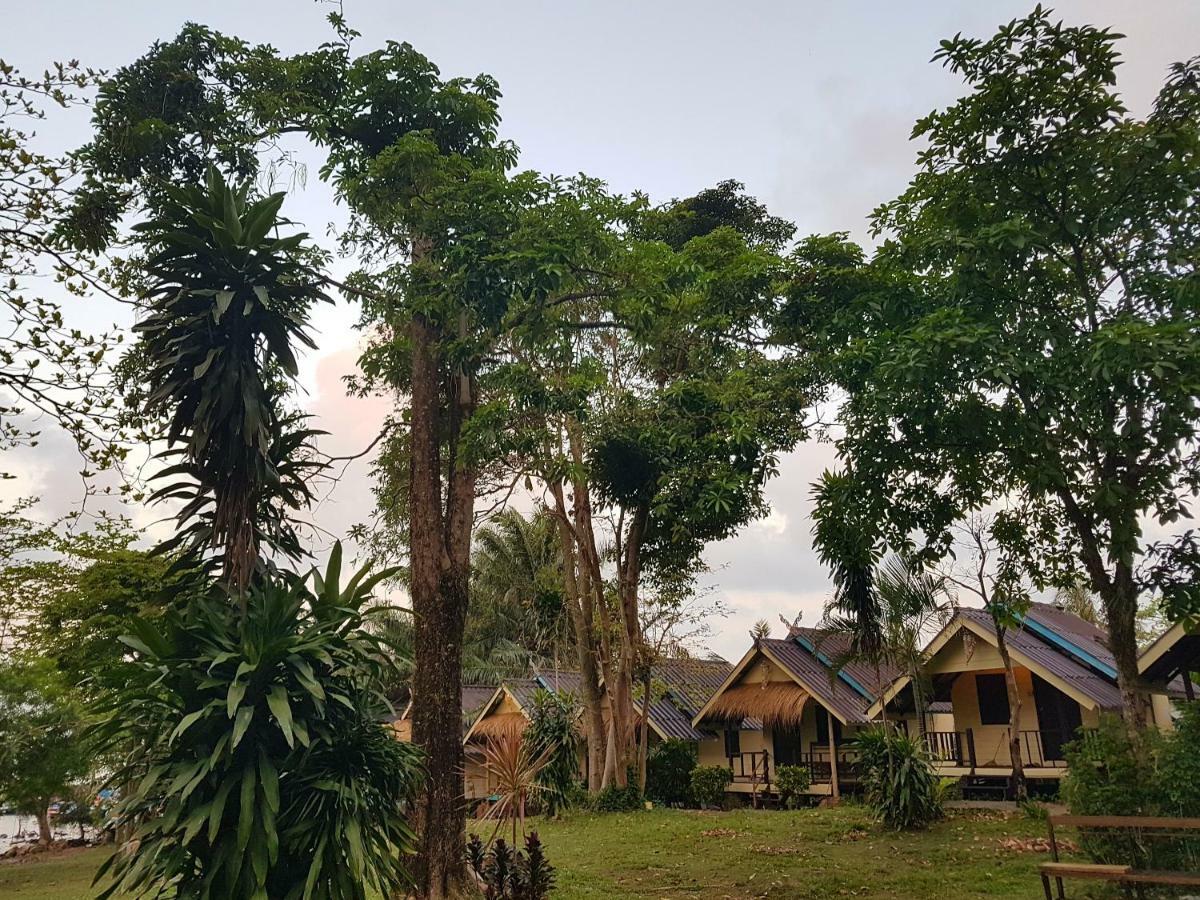 Hotel ฺbay Yard Hut Koh Chang Exterior foto